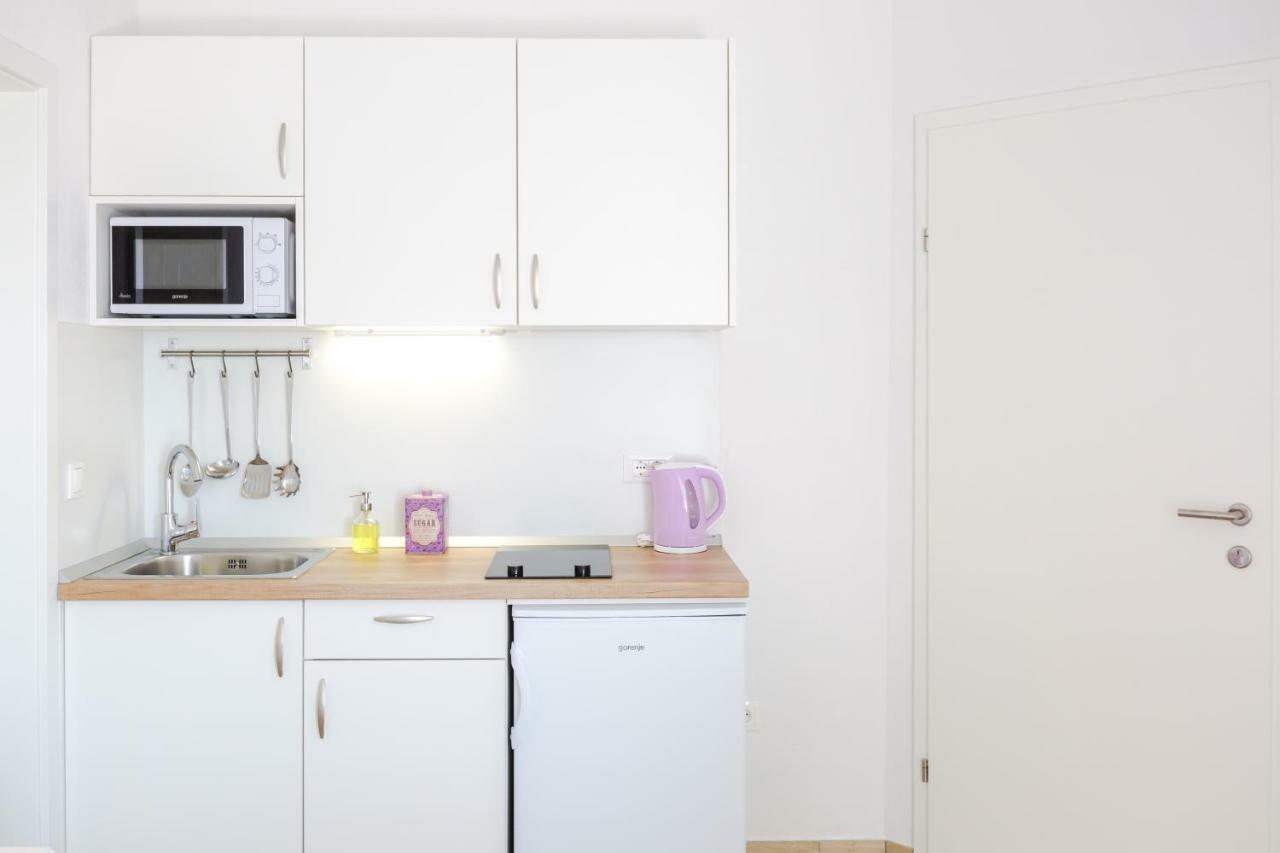 Apartmani Ksenija Tucepi Exterior photo
